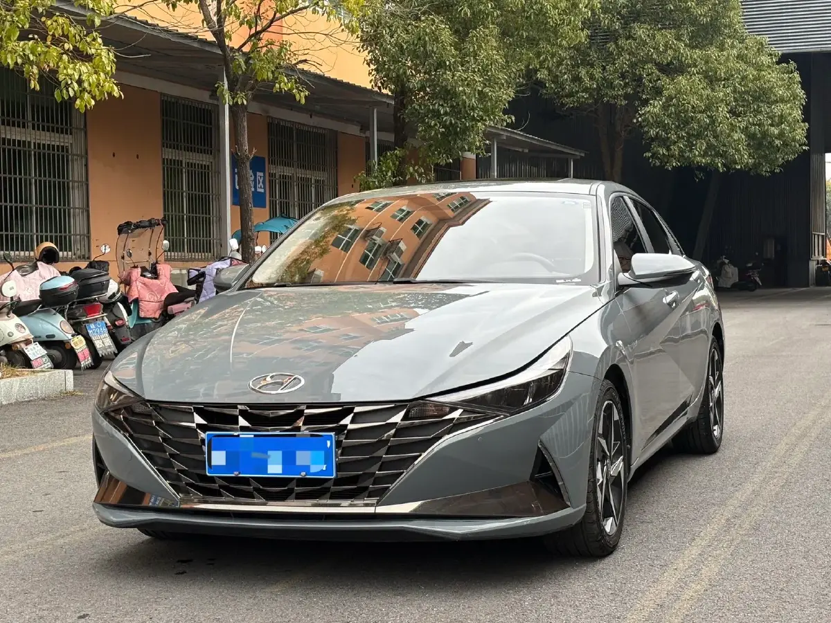 2023 Hyundai Elantra 1.5L 115HP L4 CVT