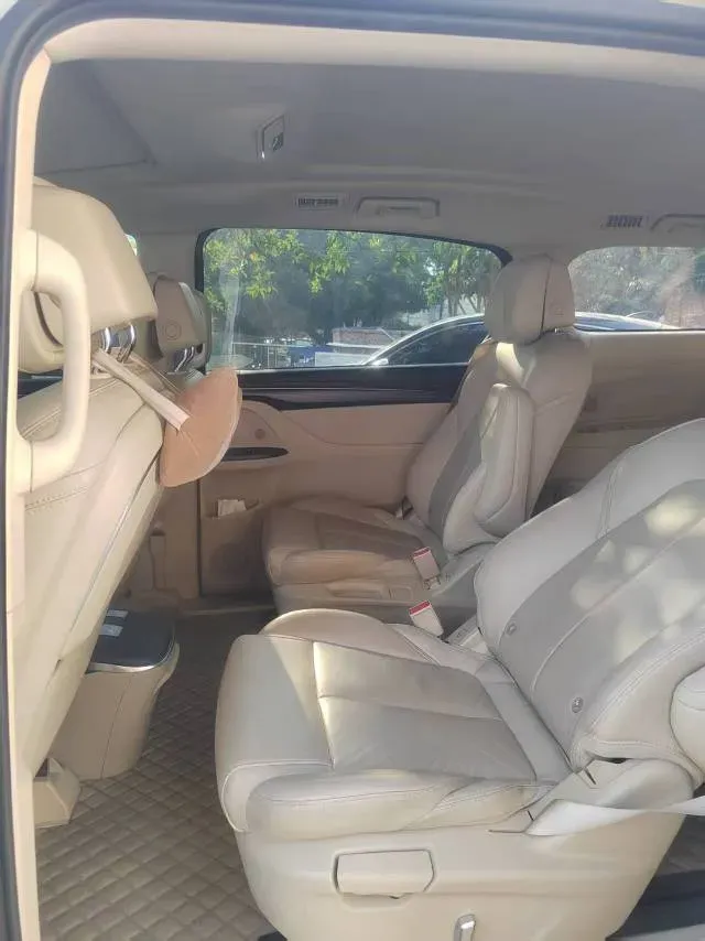 2022 Buick GL8 2.0T 237HP L4 9AT,autocango,china used car exporter,china ev exporter,chinese used car exporter,chinese used ev exporter