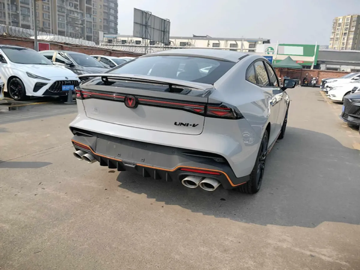 2025 ChangAn UNI-V 1.5T 192HP L4 7DCT,autocango,china used car exporter,china ev exporter,chinese used car exporter,chinese used ev exporter