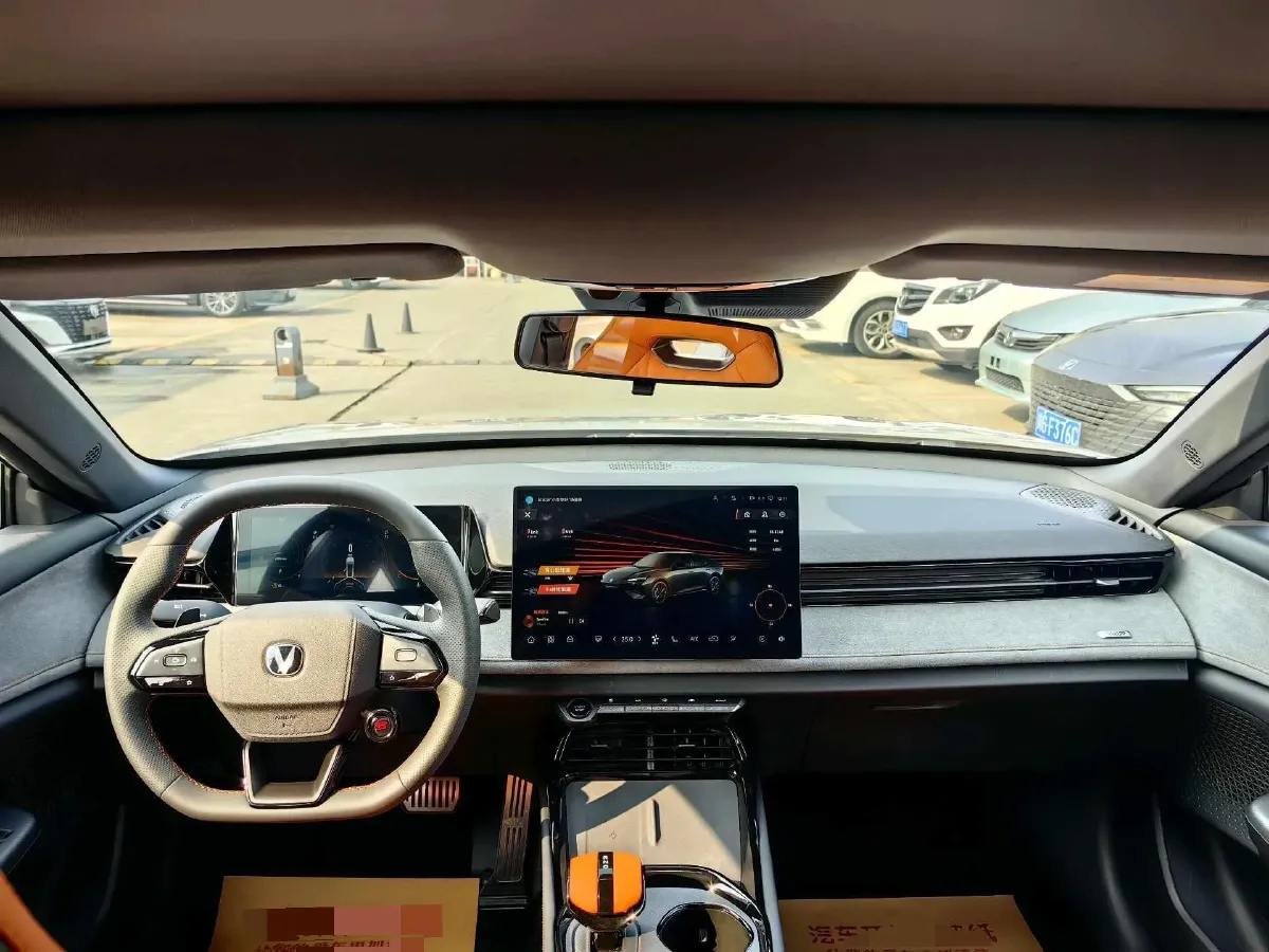 2025 ChangAn UNI-V 1.5T 192HP L4 7DCT,autocango,china used car exporter,china ev exporter,chinese used car exporter,chinese used ev exporter