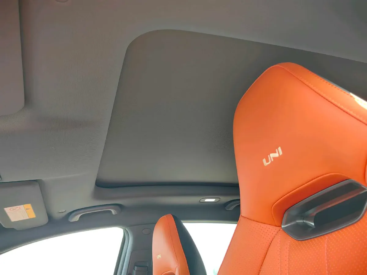 2025 ChangAn UNI-V 1.5T 192HP L4 7DCT,autocango,china used car exporter,china ev exporter,chinese used car exporter,chinese used ev exporter