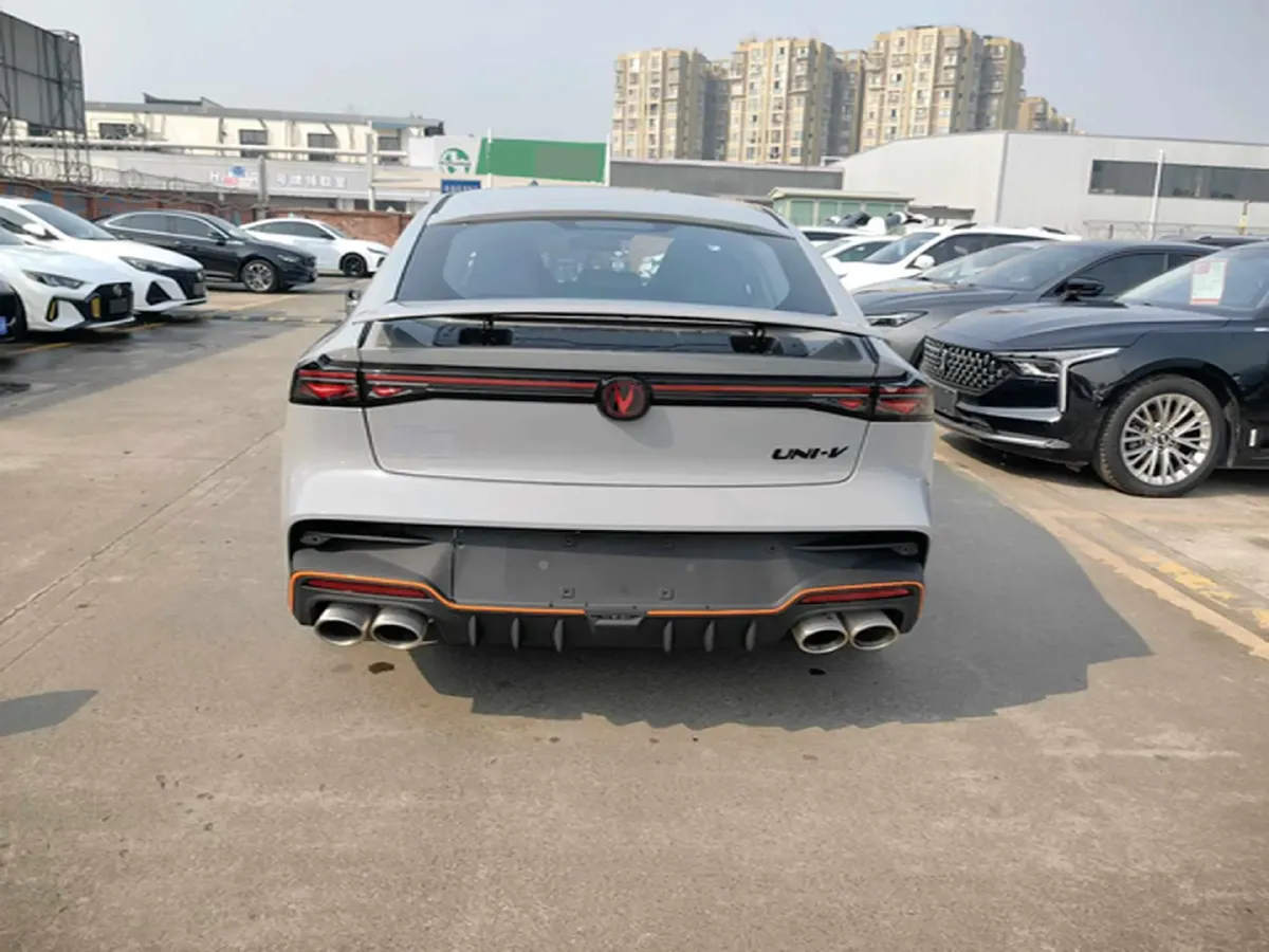 2025 ChangAn UNI-V 1.5T 192HP L4 7DCT,autocango,china used car exporter,china ev exporter,chinese used car exporter,chinese used ev exporter