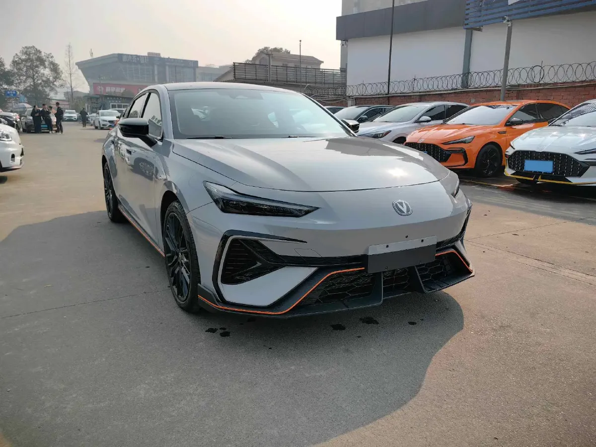 2025 ChangAn UNI-V 1.5T 192HP L4 7DCT,autocango,china used car exporter,china ev exporter,chinese used car exporter,chinese used ev exporter