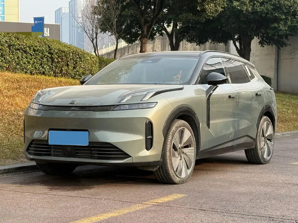 2023 LYNK&CO 08 EM-P 1.5T 163HP L4 3DHT PHEV 39.6KWH