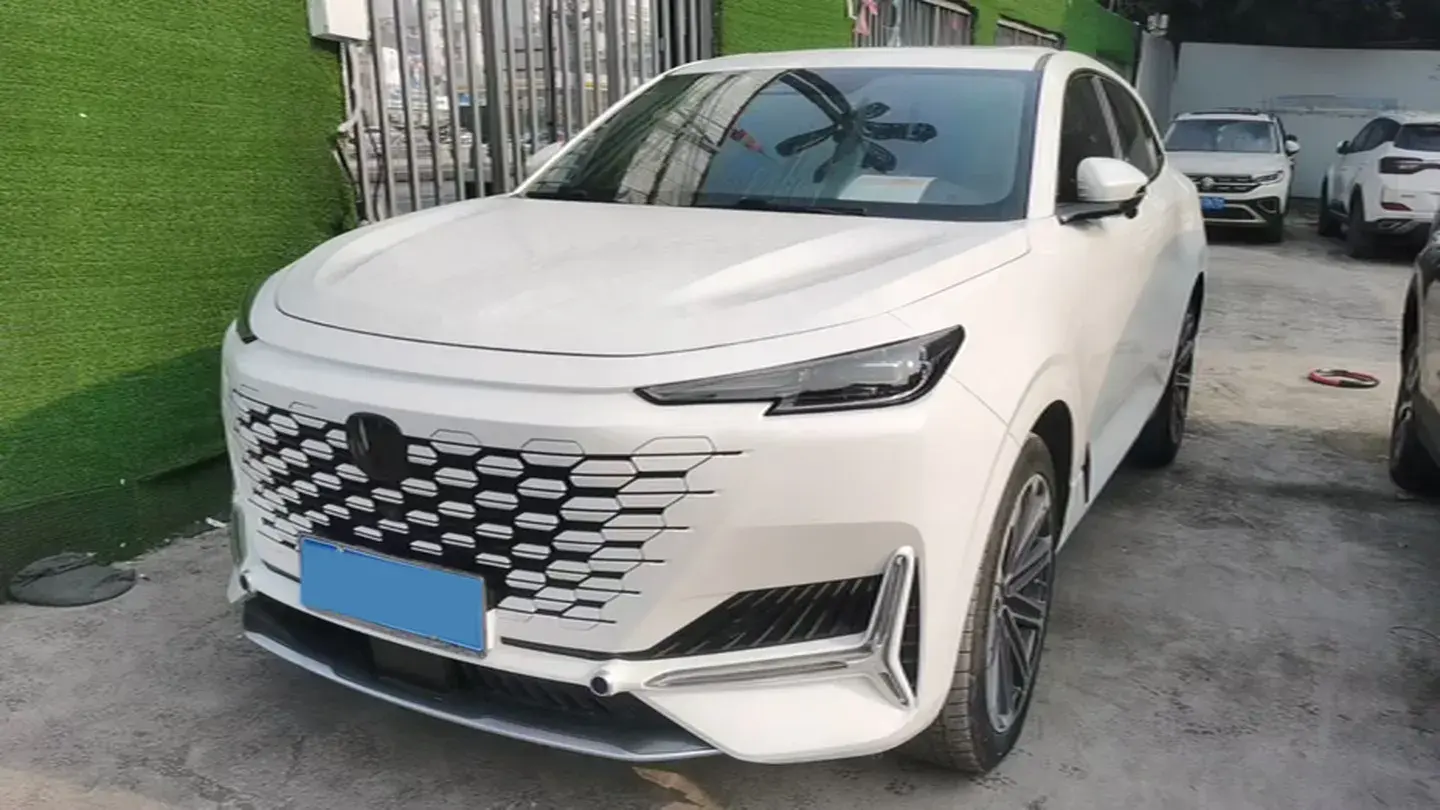 2021 ChangAn UNI-K 2.0T 233HP L4 8AT