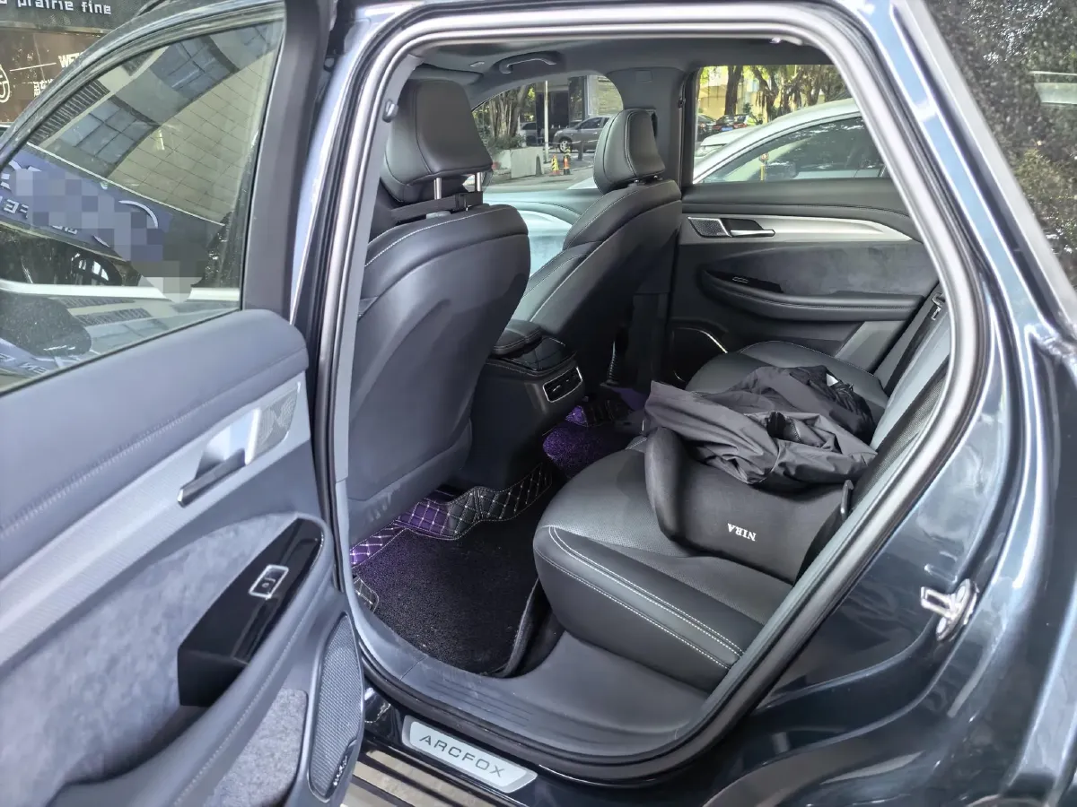 2022 ARCFOX αT BEV 93.6KWH,autocango,china used car exporter,china ev exporter,chinese used car exporter,chinese used ev exporter