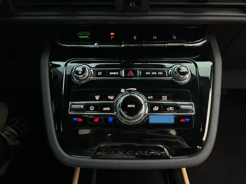2021 Lincoln Corsair 2.0T 245HP L4 8AT,autocango,china used car exporter,china ev exporter,chinese used car exporter,chinese used ev exporter