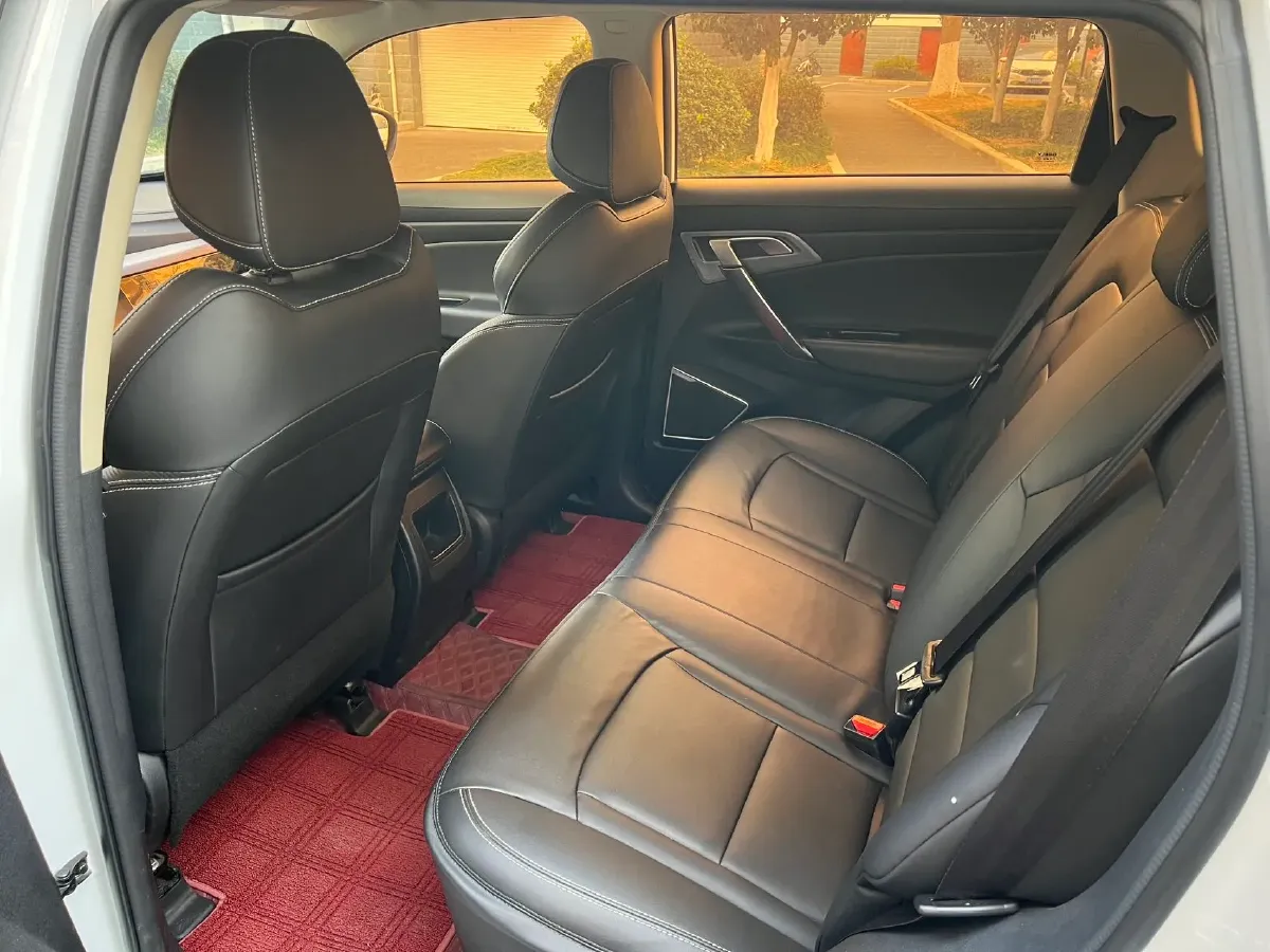 2020 Roewe i6 1.5T 169HP L4 7DCT,autocango,china used car exporter,china ev exporter,chinese used car exporter,chinese used ev exporter