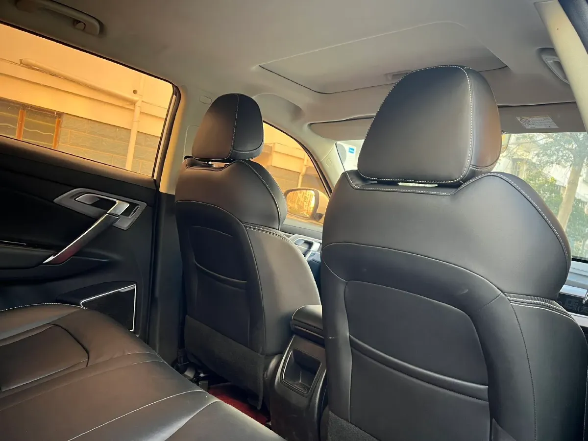 2020 Roewe i6 1.5T 169HP L4 7DCT,autocango,china used car exporter,china ev exporter,chinese used car exporter,chinese used ev exporter