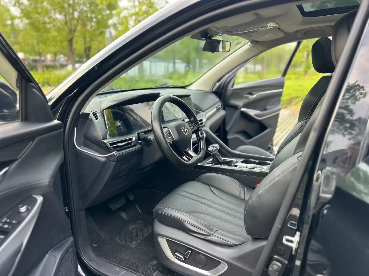 2020 ChangAn CS75 Plus 1.5T 178HP L4 6AT,autocango,china used car exporter,china ev exporter,chinese used car exporter,chinese used ev exporter