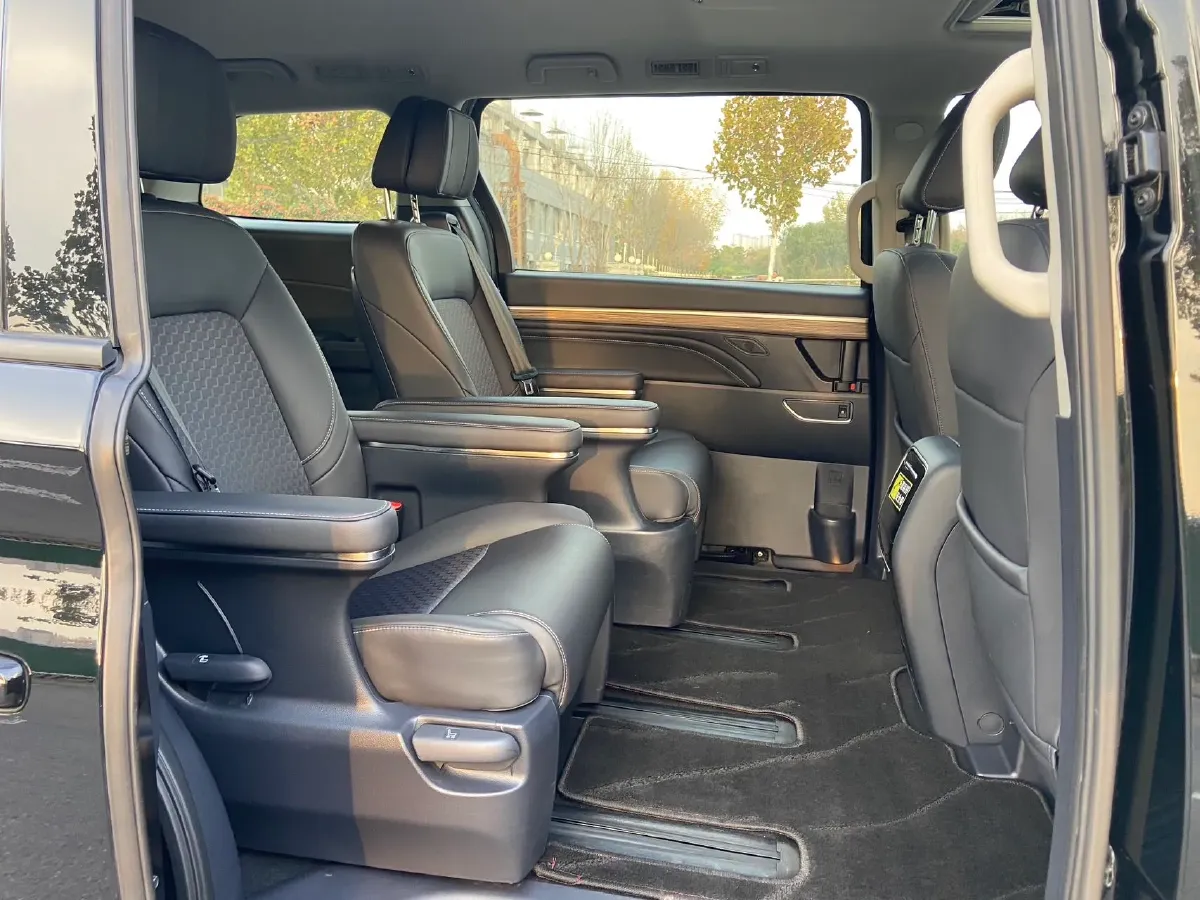 2023 GAC Trumpchi M8 2.0T 252HP L4 8AT,autocango,china used car exporter,china ev exporter,chinese used car exporter,chinese used ev exporter