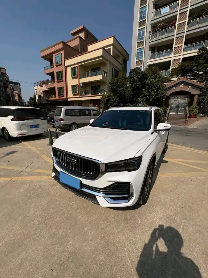 2024 Geely Monjaro 2.0T 238HP L4 8AT