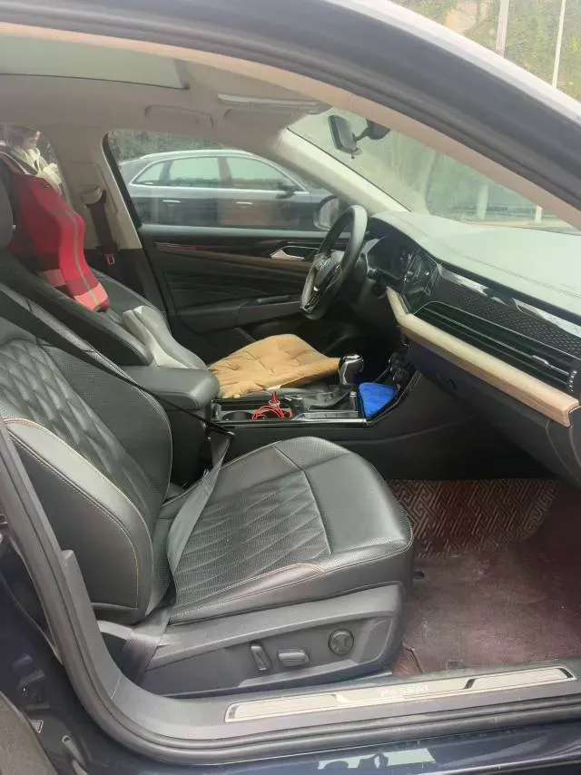 2019 Volvo V40 1.5T 152HP L4 6AT,autocango,china used car exporter,china ev exporter,chinese used car exporter,chinese used ev exporter