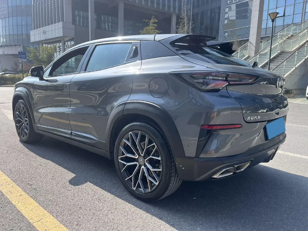 2022 ChangAn UNI-T 1.5T 188HP L4 7DCT,autocango,china used car exporter,china ev exporter,chinese used car exporter,chinese used ev exporter