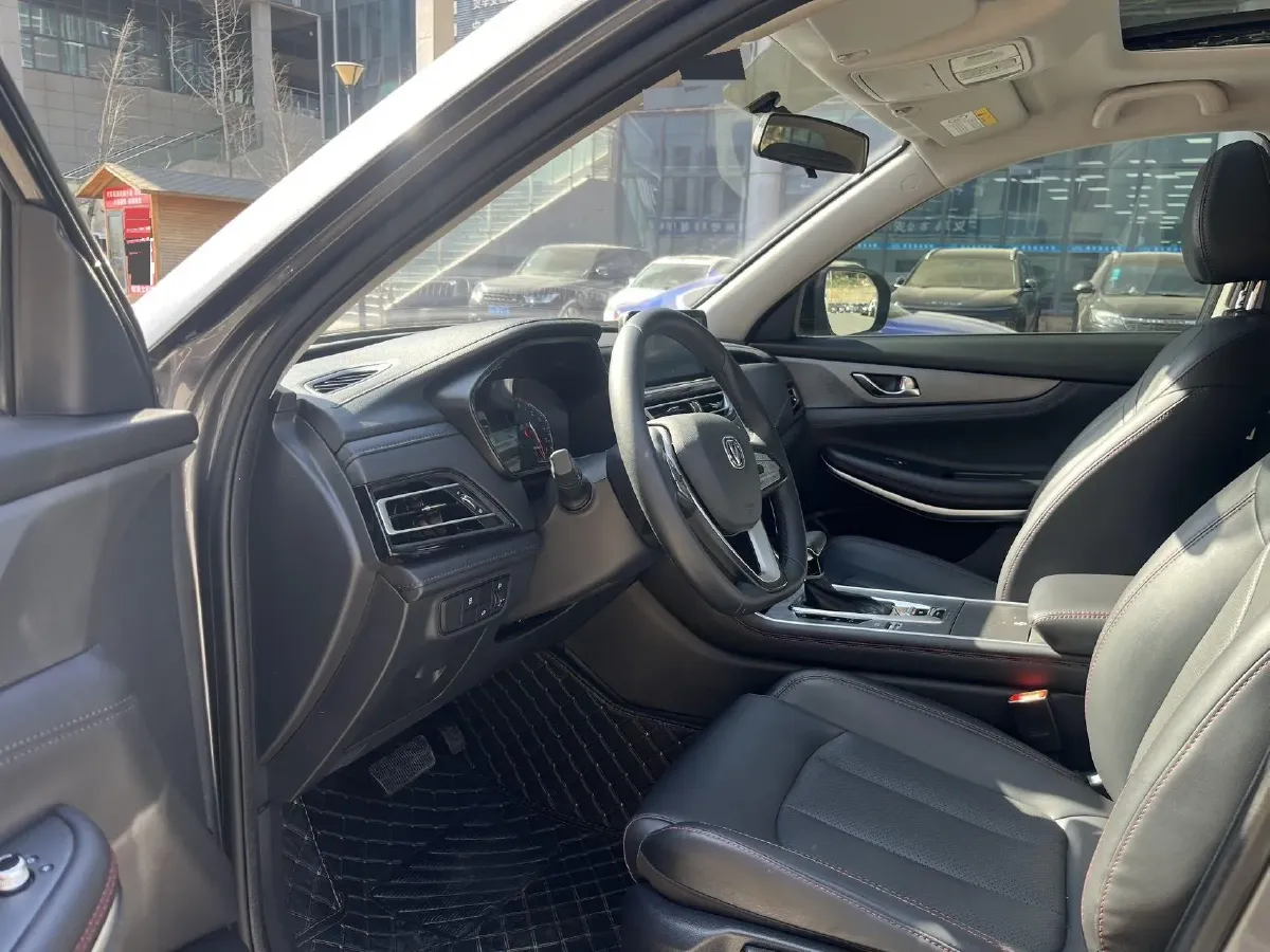 2023 ChangAn CS75 1.5T 188HP L4 7DCT,autocango,china used car exporter,china ev exporter,chinese used car exporter,chinese used ev exporter