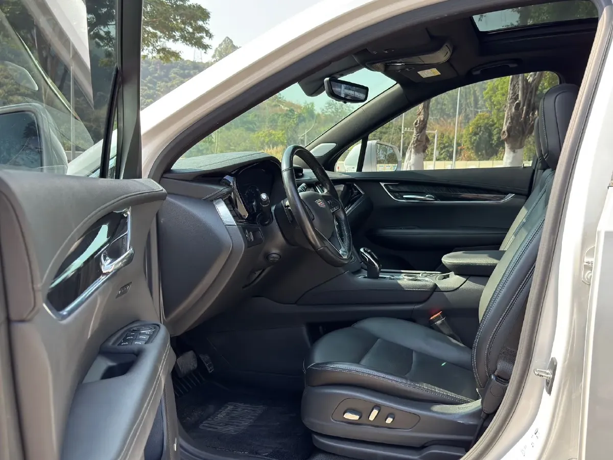 2021 Cadillac XT6 2.0T 237HP L4 9AT,autocango,china used car exporter,china ev exporter,chinese used car exporter,chinese used ev exporter