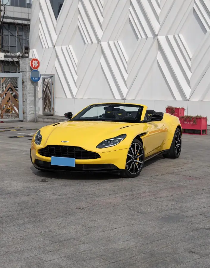 2022 Aston Martin DB11 4.0T 534HP V8 8AT