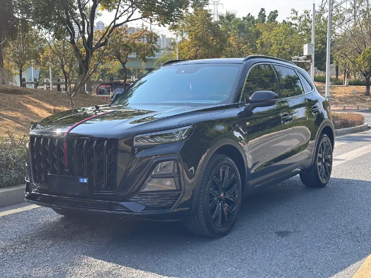 2025 HongQi HS5 2.0T 252HP L4 8AT