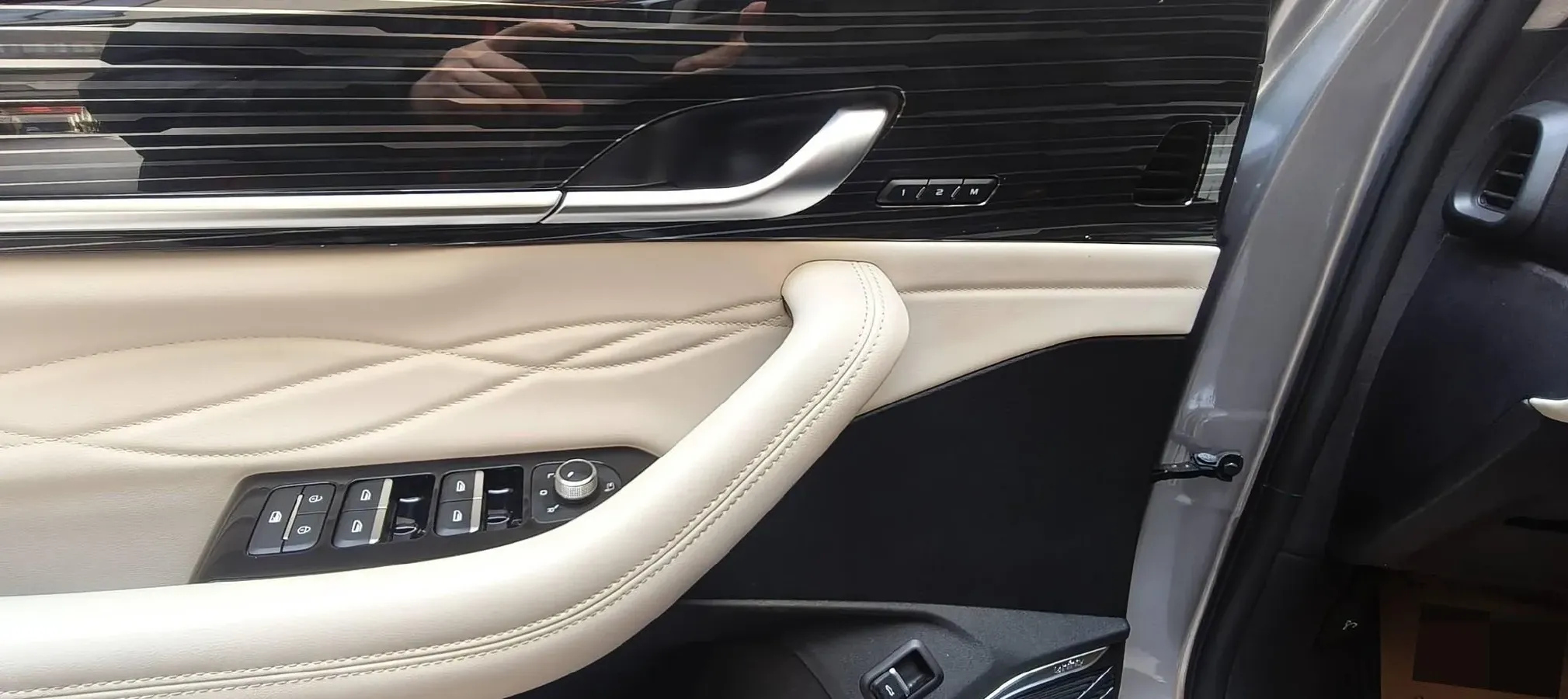 2023 Geely Monjaro 2.0T 238HP L4 8AT,autocango,china used car exporter,china ev exporter,chinese used car exporter,chinese used ev exporter