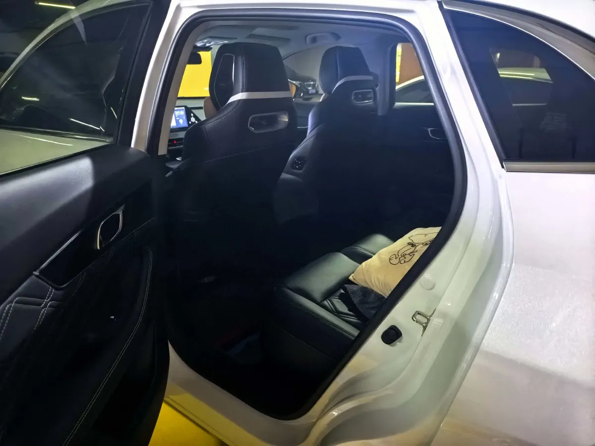 2023 ChangAn UNI-K iDD 1.5T 170HP L4 6TCT PHEV 28.39KWH,autocango,china used car exporter,china ev exporter,chinese used car exporter,chinese used ev exporter