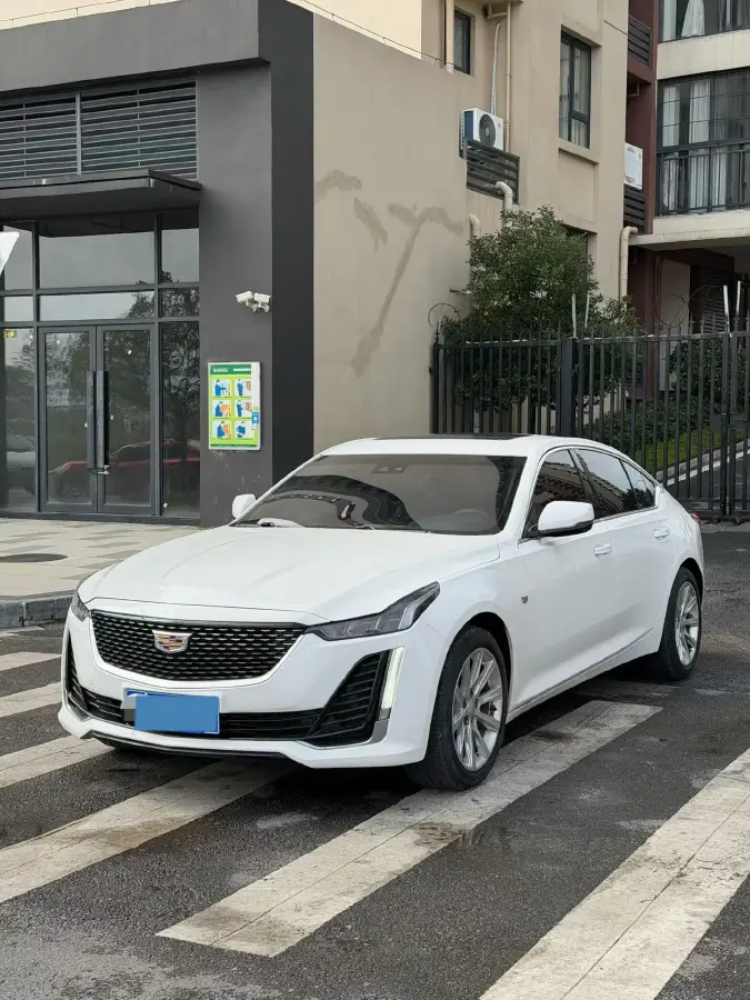 2020 Cadillac CT5 2.0T 241HP L4 10AT