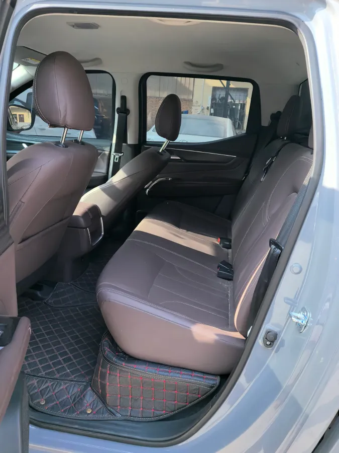 2022 Dongfeng RuiQi 7 2.3T 166HP L4 6MT,autocango,china used car exporter,china ev exporter,chinese used car exporter,chinese used ev exporter