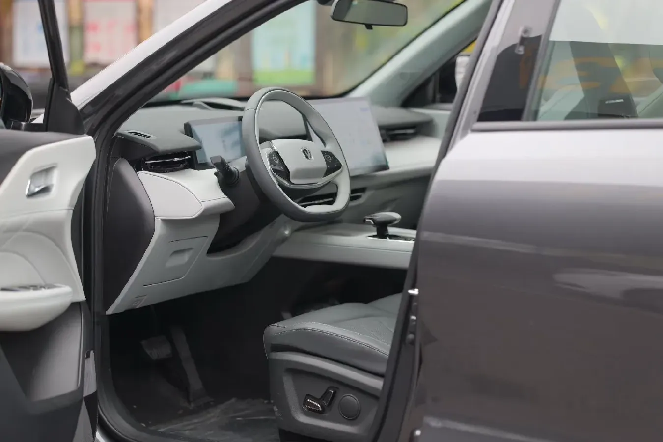 2025 ChangAn UNI-Z 1.5L 98HP L4 E-CVT PHEV 18.4KWH,autocango,china used car exporter,china ev exporter,chinese used car exporter,chinese used ev exporter