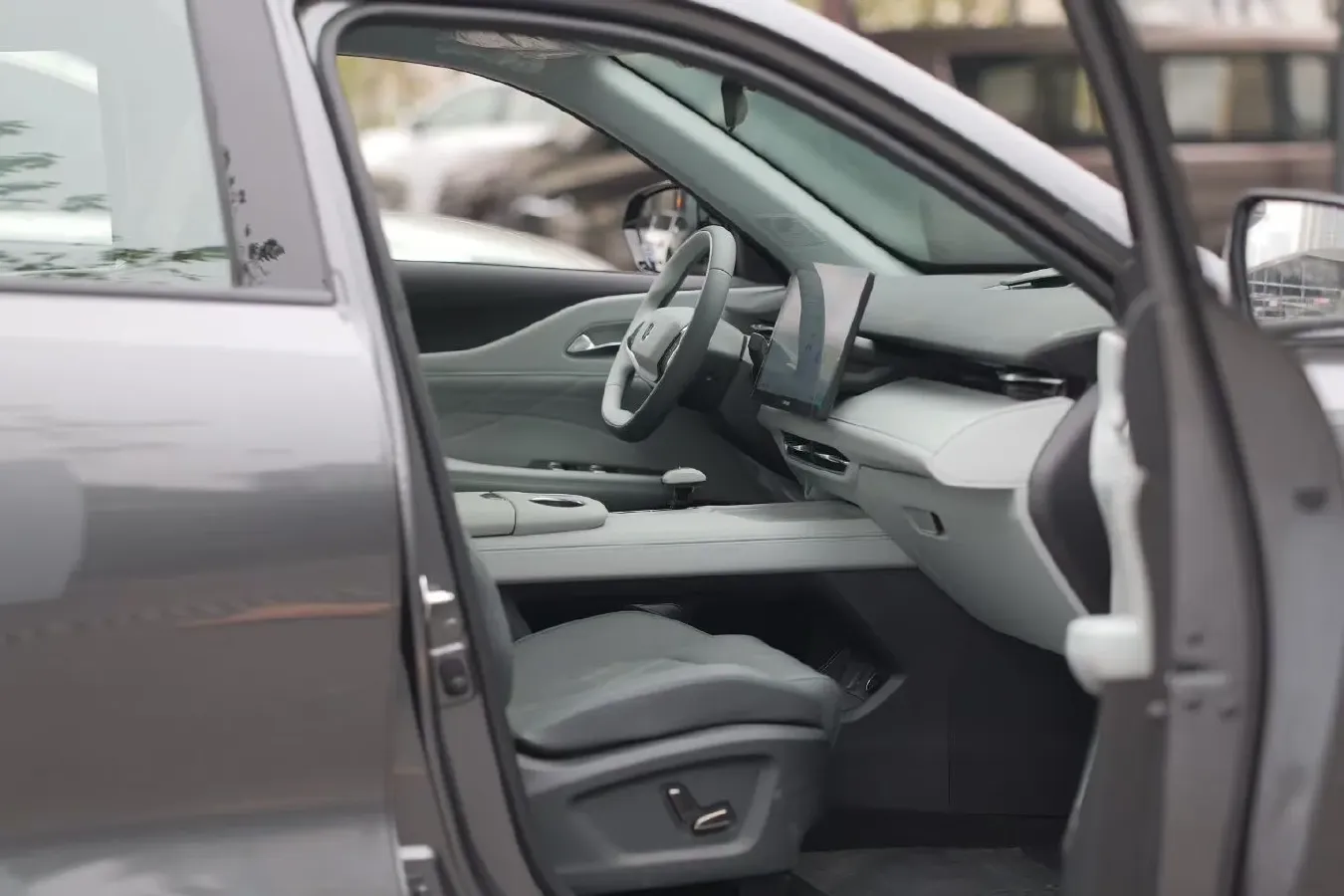 2025 ChangAn UNI-Z 1.5L 98HP L4 E-CVT PHEV 18.4KWH,autocango,china used car exporter,china ev exporter,chinese used car exporter,chinese used ev exporter