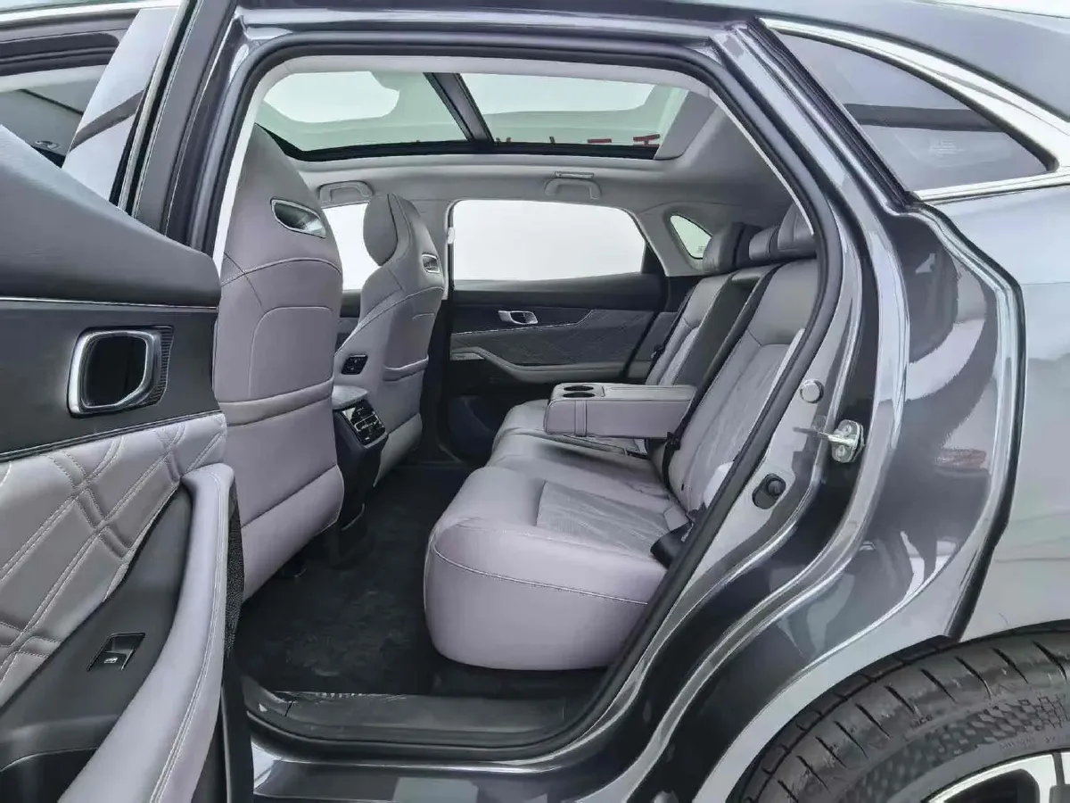 2023 ChangAn UNI-K iDD 1.5T 170HP L4 6TCT PHEV 28.39KWH,autocango,china used car exporter,china ev exporter,chinese used car exporter,chinese used ev exporter