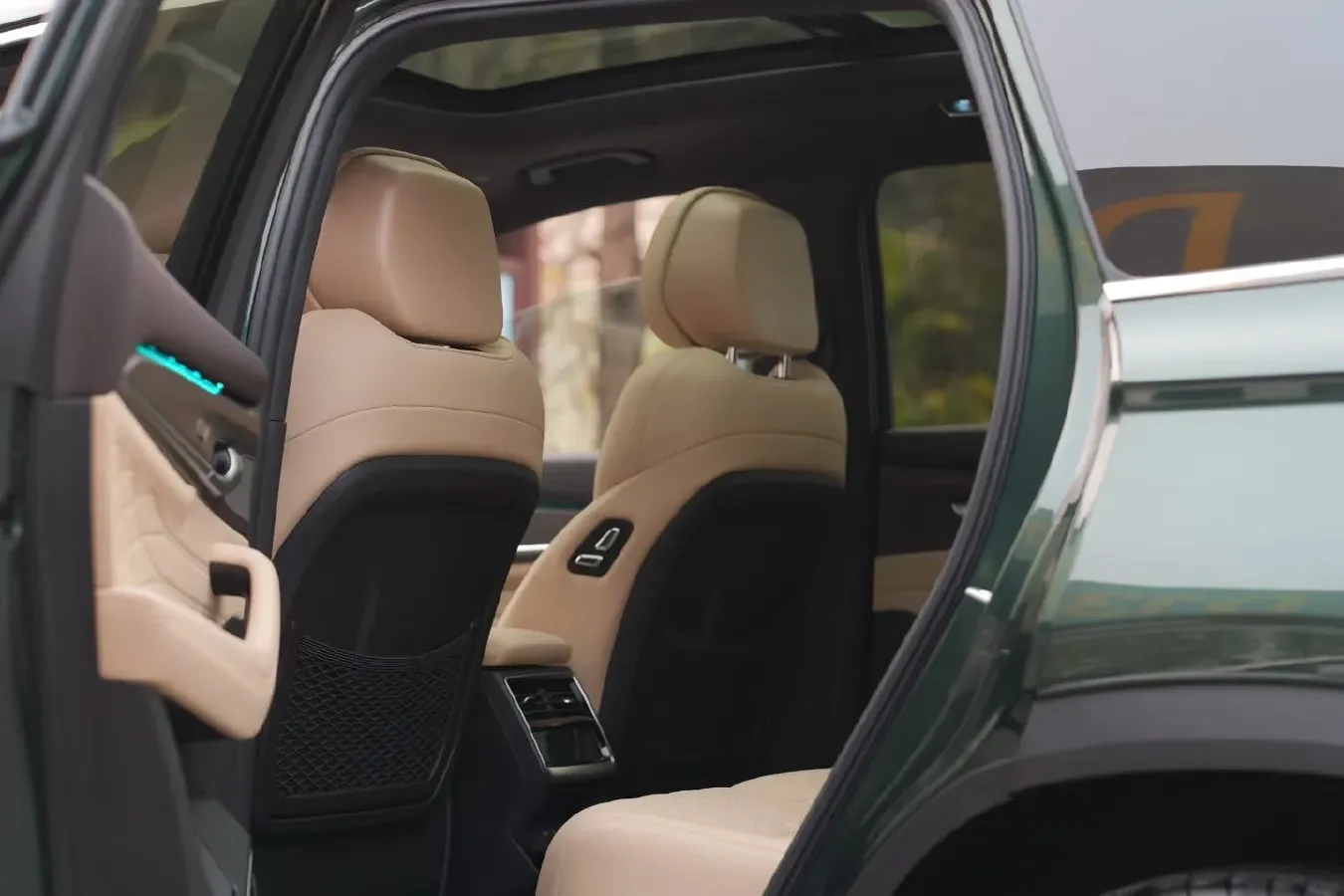 2025 Geely Monjaro 2.0T 238HP L4 8AT,autocango,china used car exporter,china ev exporter,chinese used car exporter,chinese used ev exporter