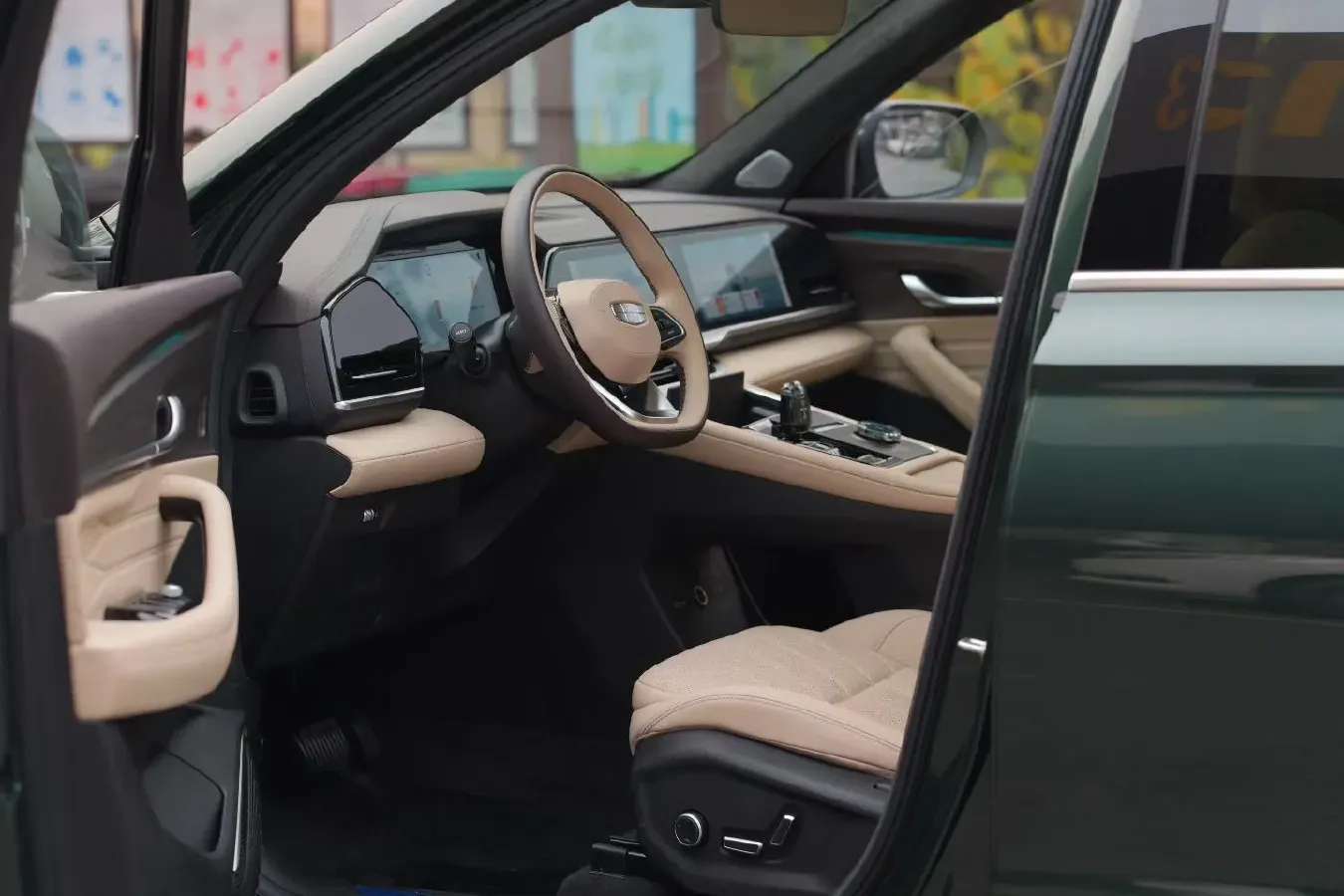 2025 Geely Monjaro 2.0T 238HP L4 8AT,autocango,china used car exporter,china ev exporter,chinese used car exporter,chinese used ev exporter