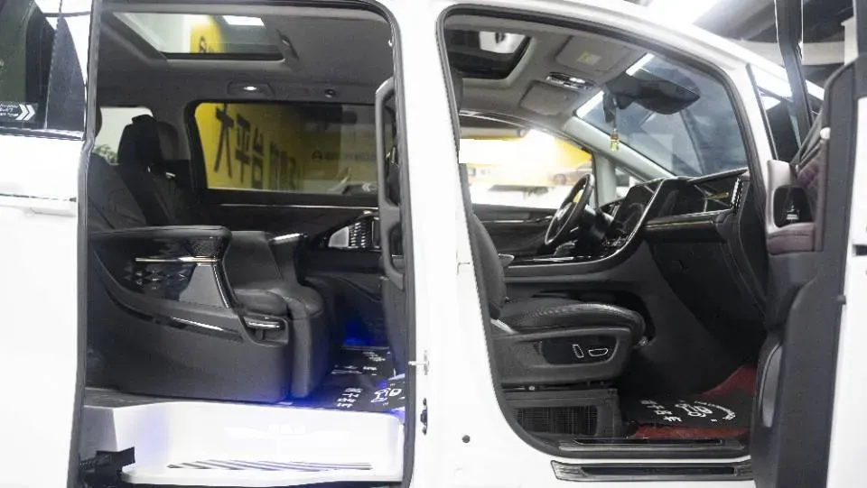 2024 GAC Trumpchi M8 2.0T 190HP L4 2DHT Hybrid,autocango,china used car exporter,china ev exporter,chinese used car exporter,chinese used ev exporter