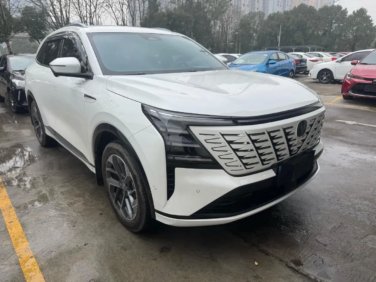 2025 ChangAn CS75 Plus 1.5T 192HP L4 8AT,autocango,china used car exporter,china ev exporter,chinese used car exporter,chinese used ev exporter