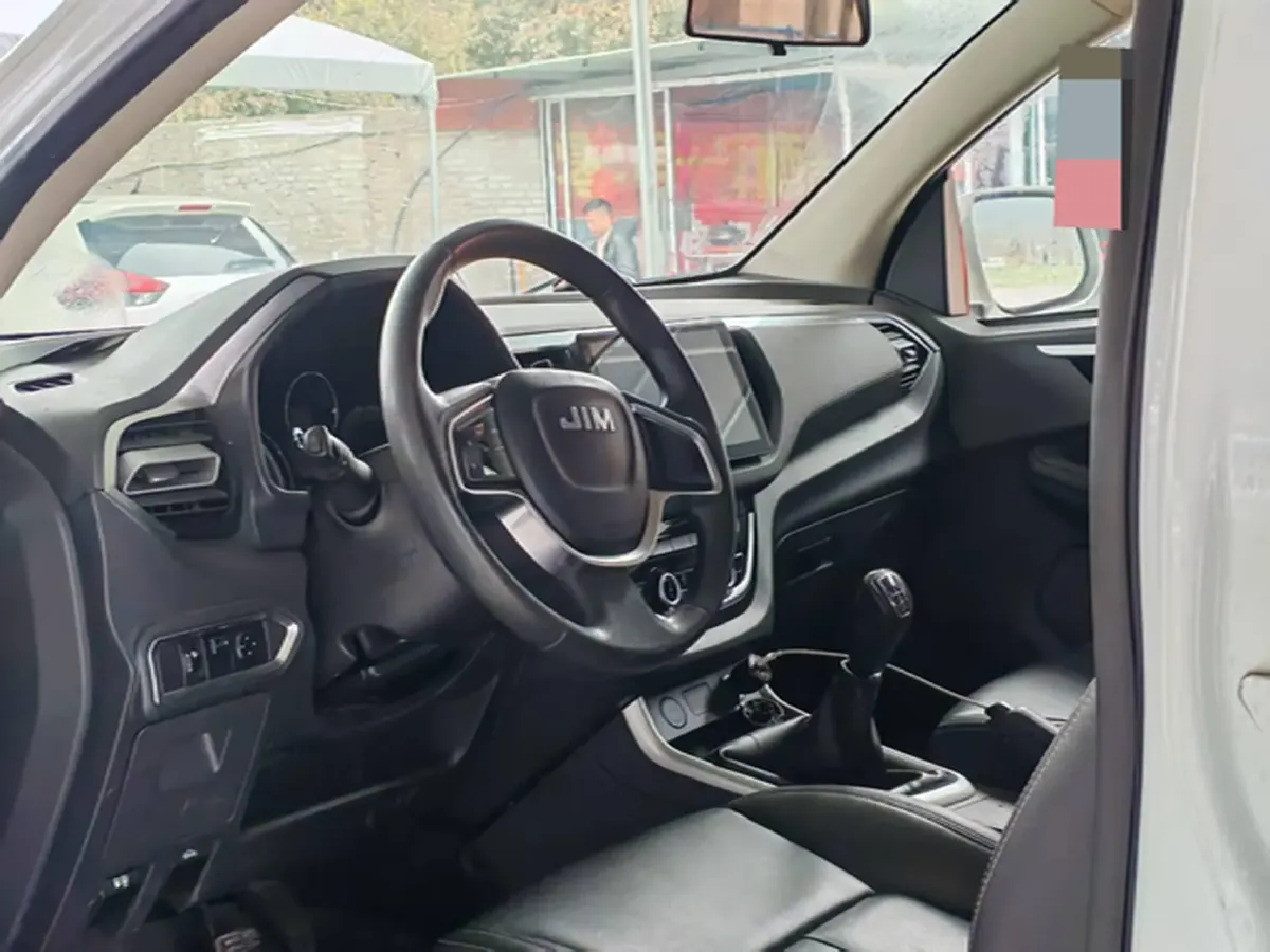 2020 JMC BaoDian 2.5T 140HP L4 5MT,autocango,china used car exporter,china ev exporter,chinese used car exporter,chinese used ev exporter