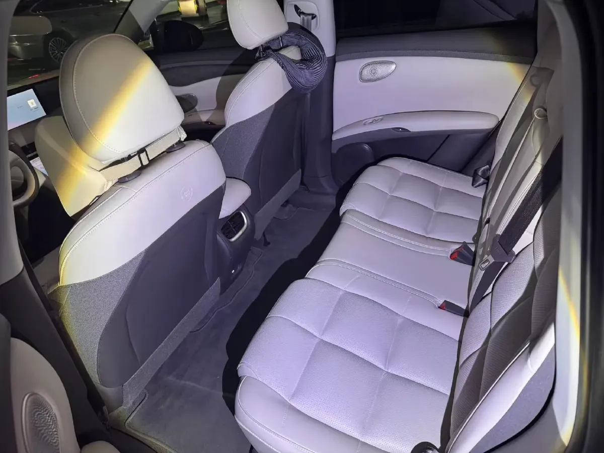 2025 IM LS6 BEV 75KWH,autocango,china used car exporter,china ev exporter,chinese used car exporter,chinese used ev exporter