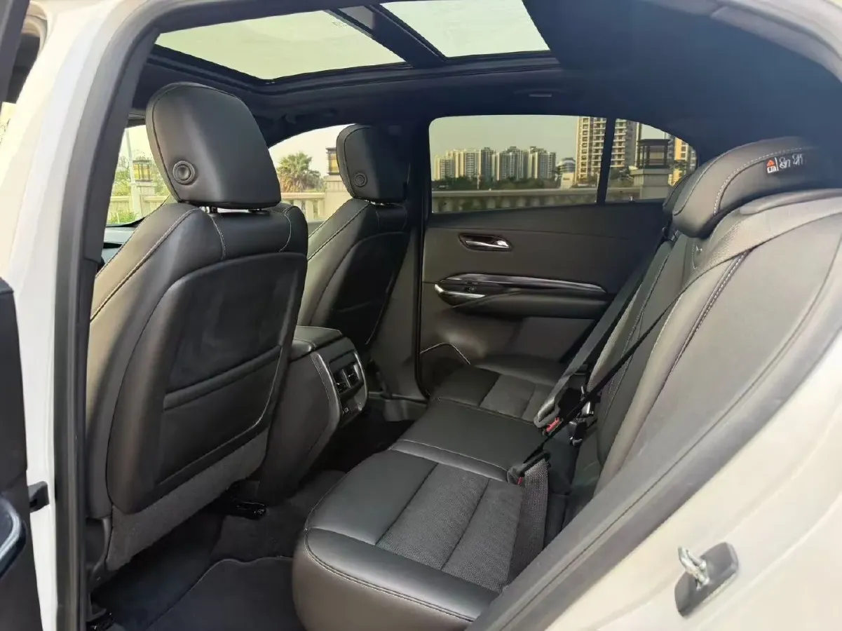 2021 Cadillac XT4 2.0T 237HP L4 9AT,autocango,china used car exporter,china ev exporter,chinese used car exporter,chinese used ev exporter