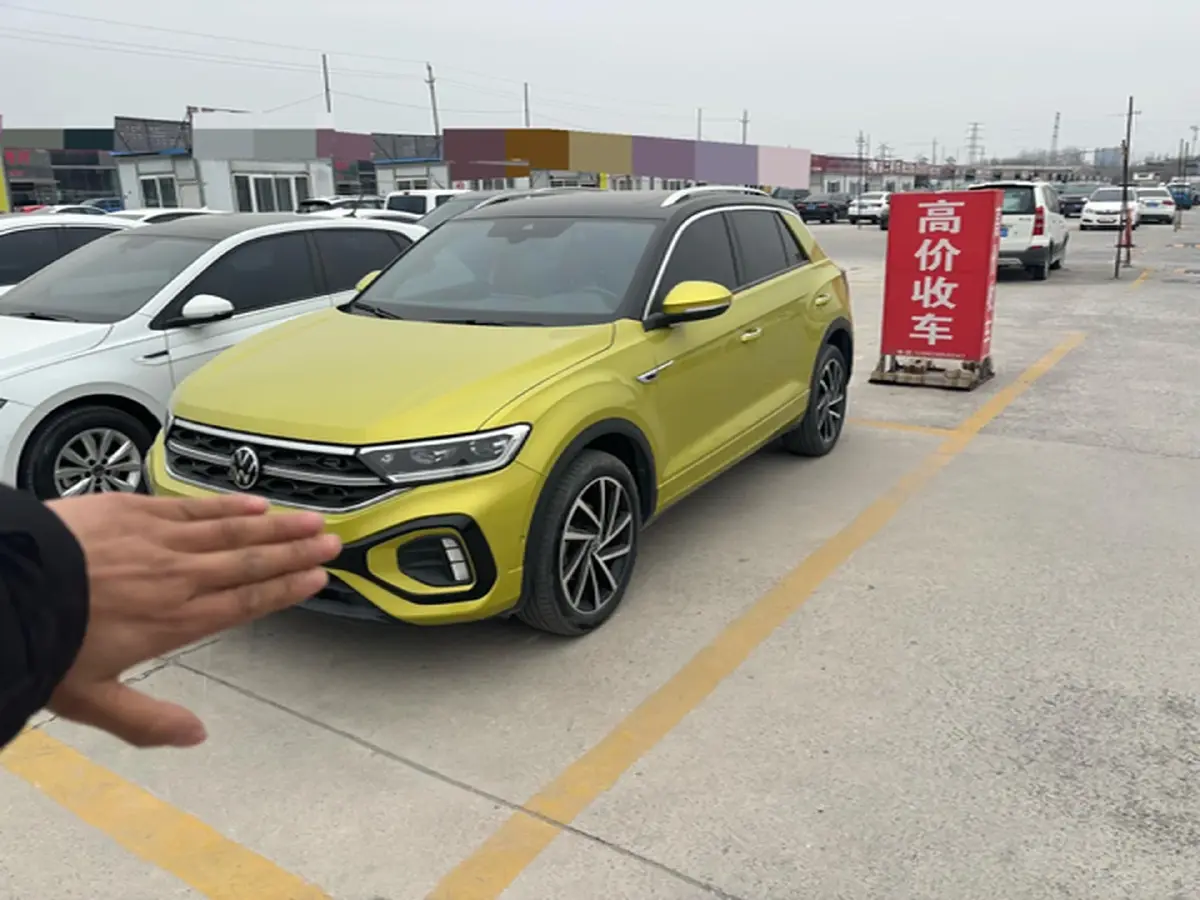 2023 Volkswagen T-Roc 1.5T 160HP L4 7DCT