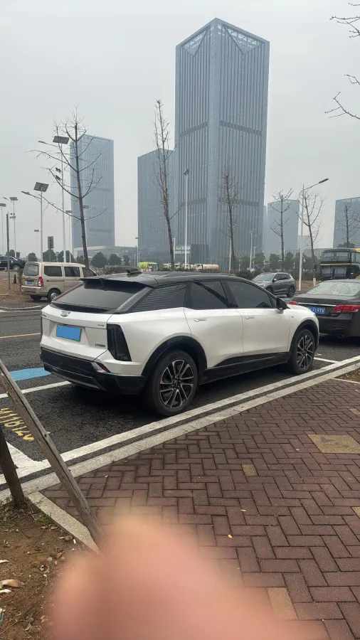 2024 Cadillac OPTIQ BEV 79.7KWH,autocango,china used car exporter,china ev exporter,chinese used car exporter,chinese used ev exporter