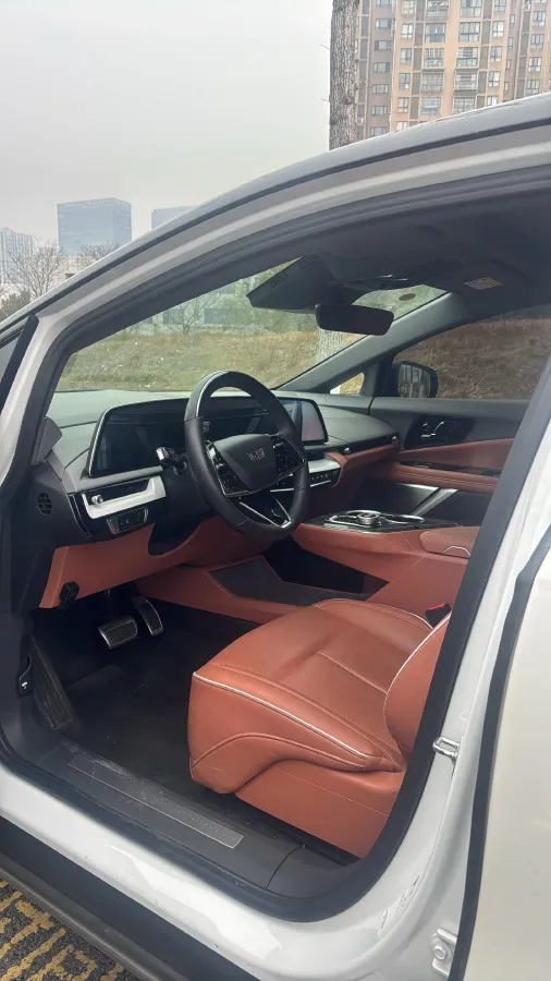 2024 Cadillac OPTIQ BEV 79.7KWH,autocango,china used car exporter,china ev exporter,chinese used car exporter,chinese used ev exporter