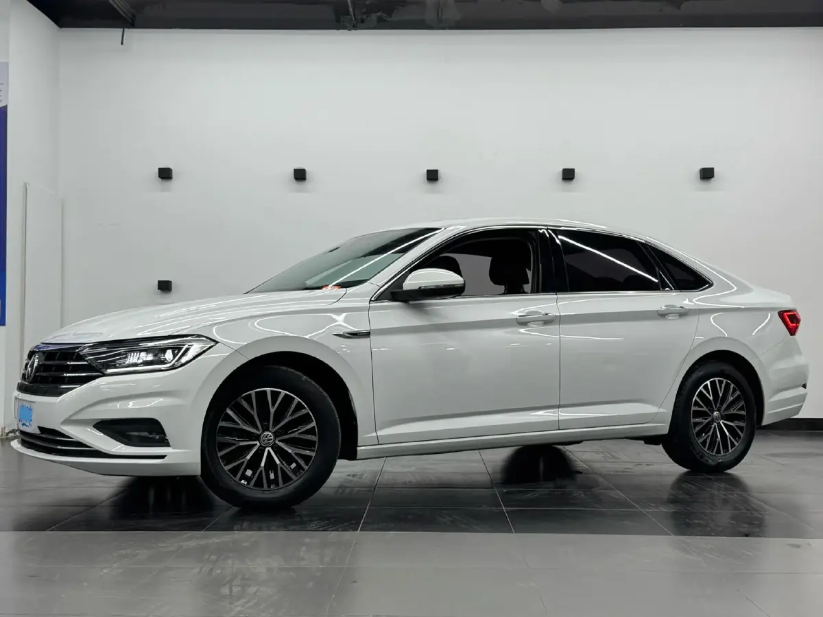 2020 Volkswagen Sagitar 1.4T 150HP L4 7DCT