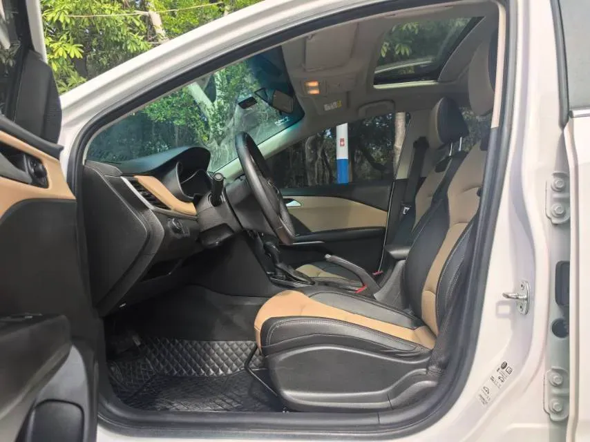 2020 Chevrolet Monza 1.5L 113HP L4 6AT,autocango,china used car exporter,china ev exporter,chinese used car exporter,chinese used ev exporter