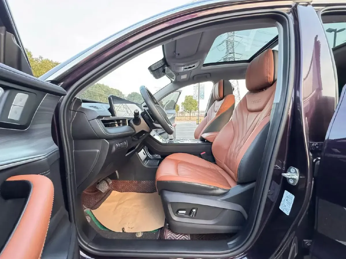 2021 Chery Tiggo 8 Plus 1.6T 197HP L4 7DCT,autocango,china used car exporter,china ev exporter,chinese used car exporter,chinese used ev exporter