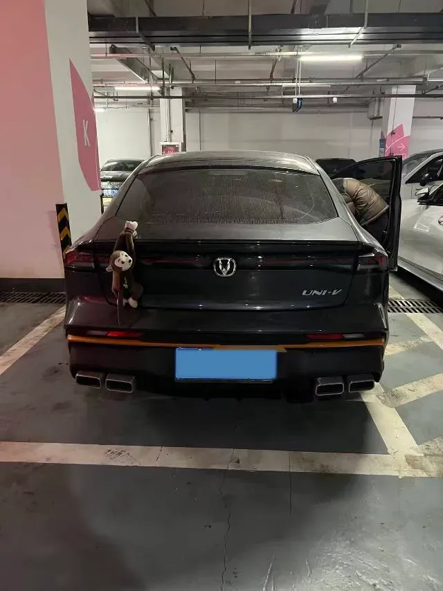 2024 ChangAn UNI-V 1.5T 188HP L4 7DCT,autocango,china used car exporter,china ev exporter,chinese used car exporter,chinese used ev exporter