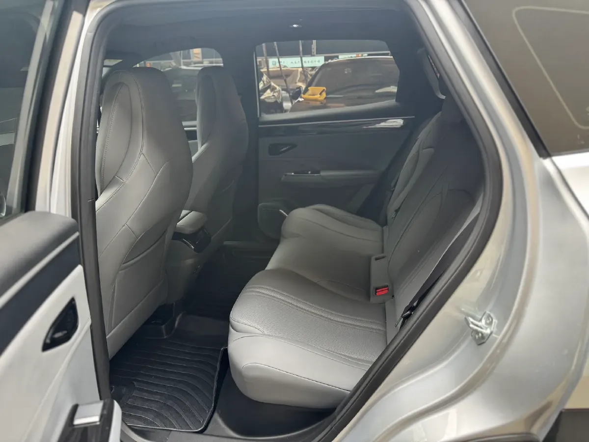 2025 Geely Galaxy L7 1.5L 112HP L4 1DHT PHEV 18.4KWH,autocango,china used car exporter,china ev exporter,chinese used car exporter,chinese used ev exporter