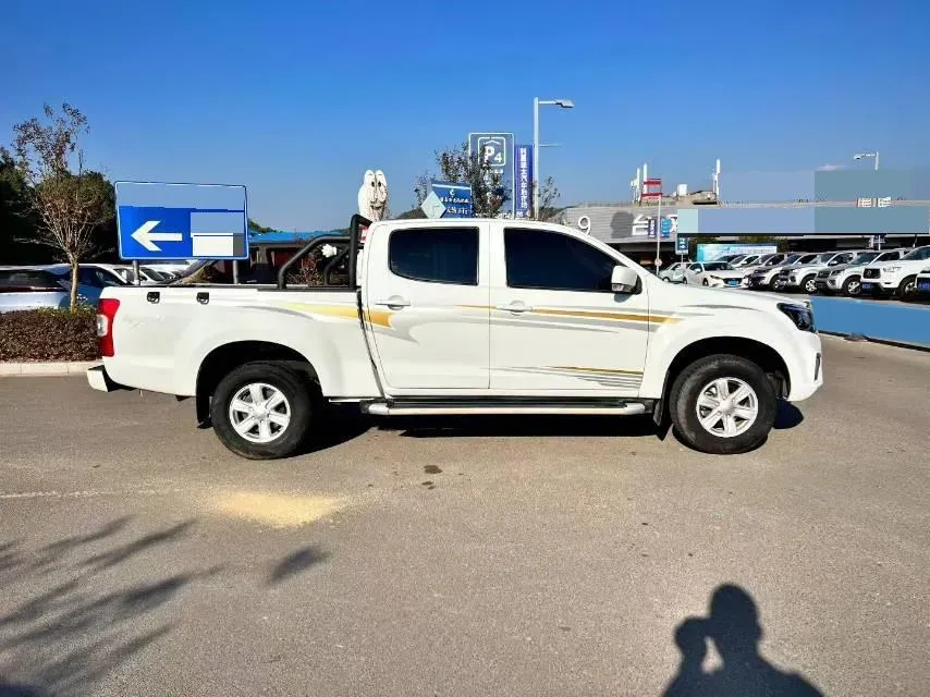 2020 JMC BaoDian 2.5T 140HP L4 5MT,autocango,china used car exporter,china ev exporter,chinese used car exporter,chinese used ev exporter