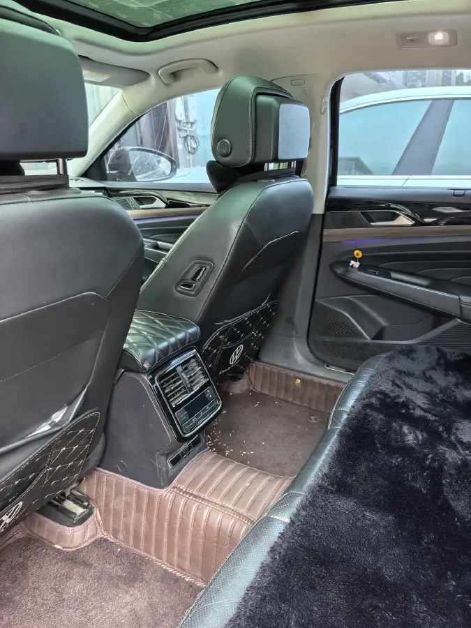 2019 Volvo V40 1.5T 152HP L4 6AT,autocango,china used car exporter,china ev exporter,chinese used car exporter,chinese used ev exporter