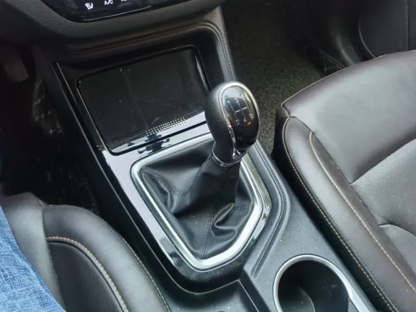 2019 ChangAn CS35 Plus 1.6L 128HP L4 5MT,autocango,china used car exporter,china ev exporter,chinese used car exporter,chinese used ev exporter