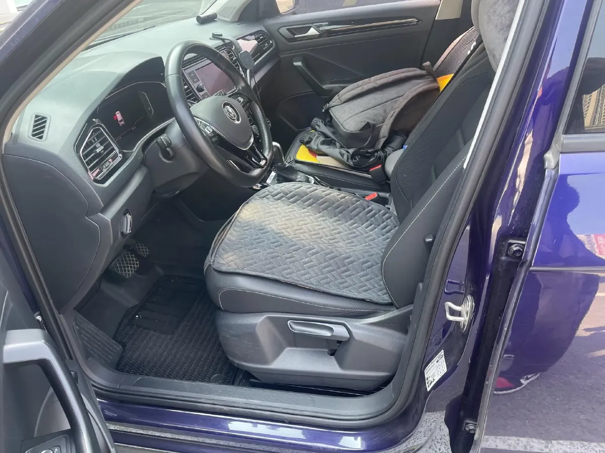 2020 Volkswagen T-Roc 1.4T 150HP L4 7DCT,autocango,china used car exporter,china ev exporter,chinese used car exporter,chinese used ev exporter