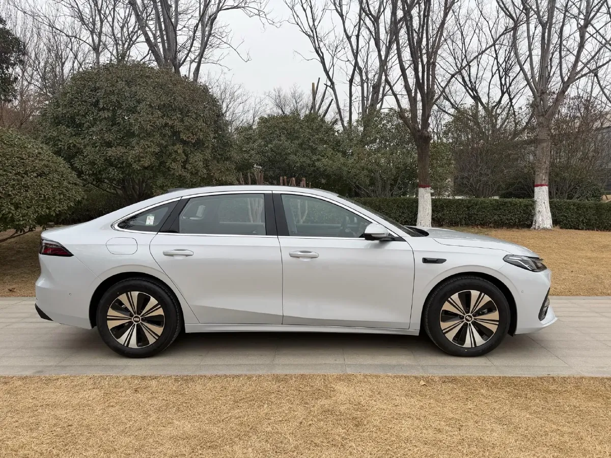 2025 Geely Galaxy A7 1.5L 112HP L4 1DHT PHEV,autocango,china used car exporter,china ev exporter,chinese used car exporter,chinese used ev exporter