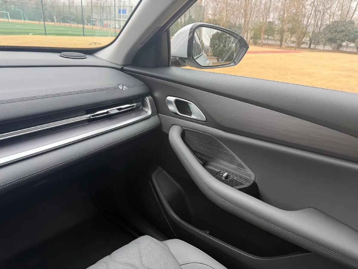 2025 Geely Galaxy A7 1.5L 112HP L4 1DHT PHEV,autocango,china used car exporter,china ev exporter,chinese used car exporter,chinese used ev exporter